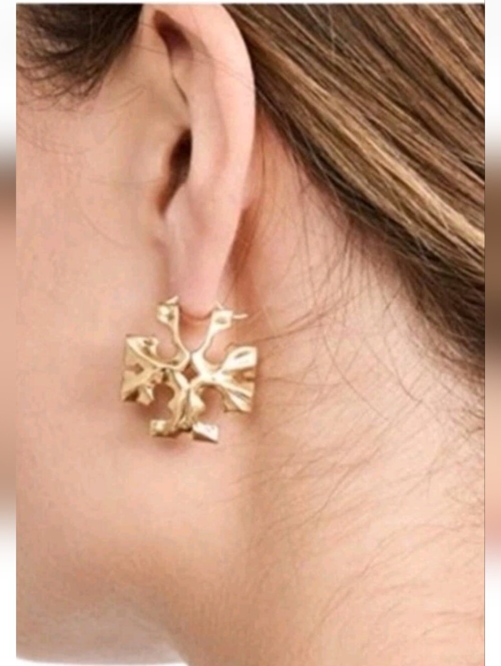 Tory Burch Roxanne Hidden Logo Earrings - Picture 8 of 8
